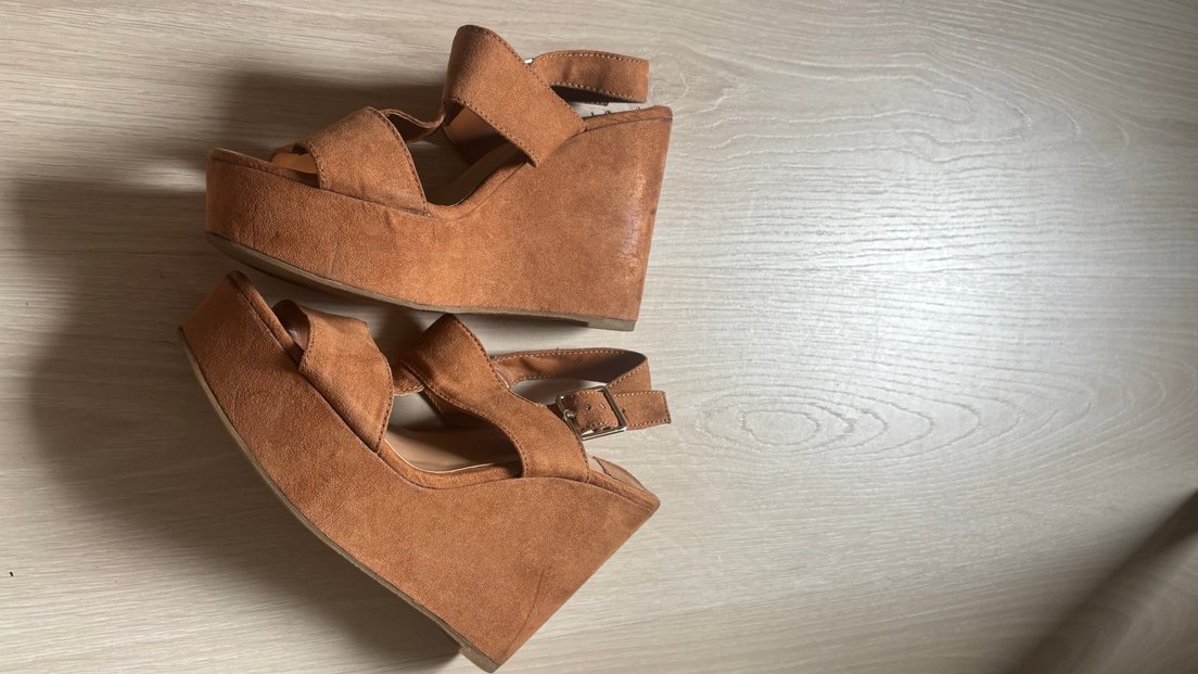 Bej Süet Kadın Dolgu Topuklu Sandalet - Görsel 4