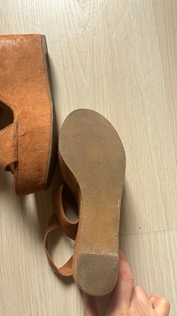 Bej Süet Kadın Dolgu Topuklu Sandalet - Görsel 3