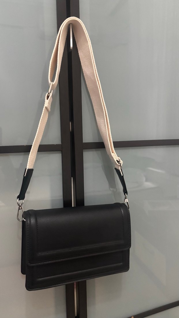 Siyah çanta - Görsel 2