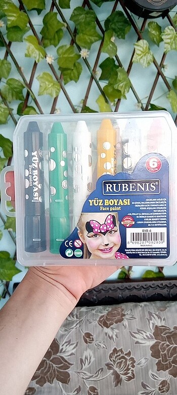 Yüz boyası 