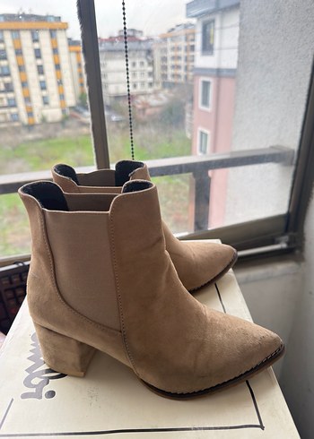 Bambi Bej Süet Kadın Topuklu Bot - Görsel 4