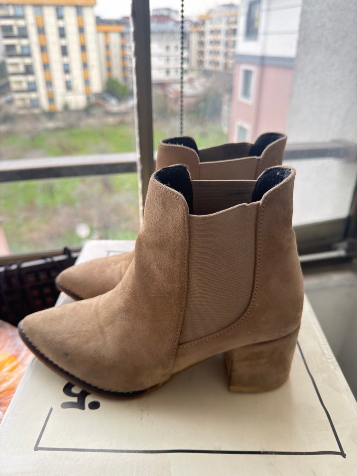 Bambi Bej Süet Kadın Topuklu Bot - Görsel 2