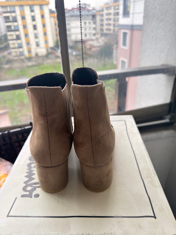 Bambi Bej Süet Kadın Topuklu Bot - Görsel 3