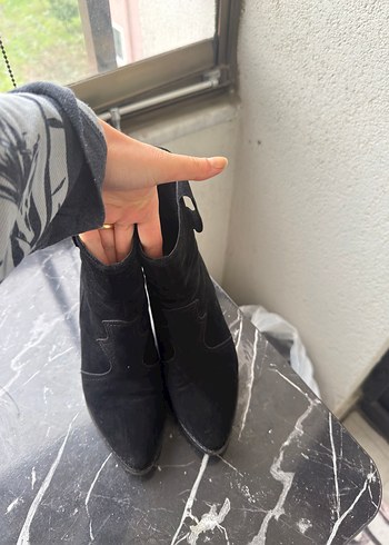 Bambi Siyah Süet Kadın Dolgu Topuklu Bot - Görsel 6