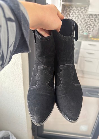 Bambi Siyah Süet Kadın Dolgu Topuklu Bot - Görsel 4