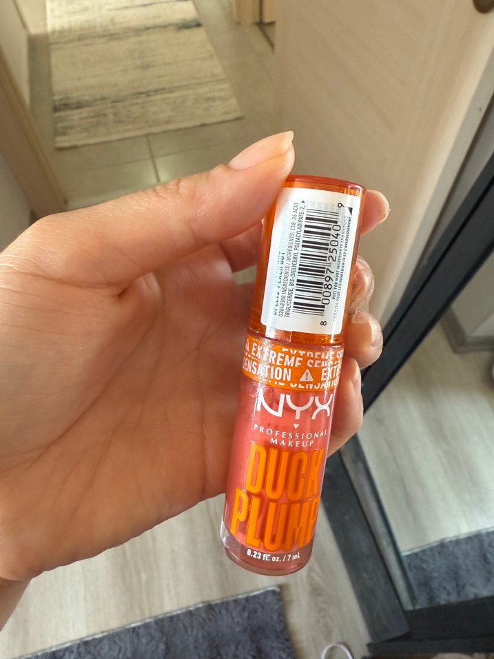 Nyx Parlak Turuncu Ruj - Görsel 3