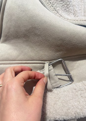 Kürk Detaylı Bej Süet Kadın Kışlık Ceket - Görsel 4