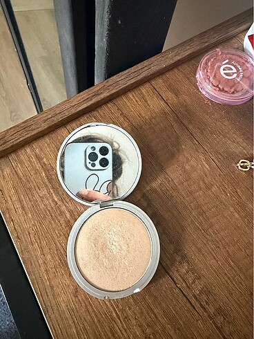  Beden The balm aydınlatıcı