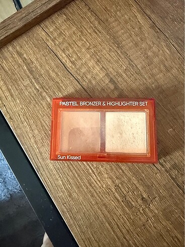 Pastel Pastel Bronzer aydınlatıcı