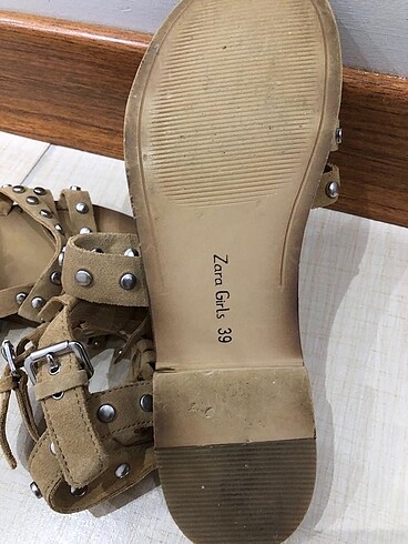 Zara sandalt 38 numara iki defa giyilmişm - Görsel 5