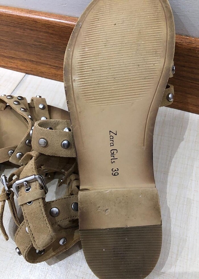 Zara sandalt 38 numara iki defa giyilmişm - Görsel 5