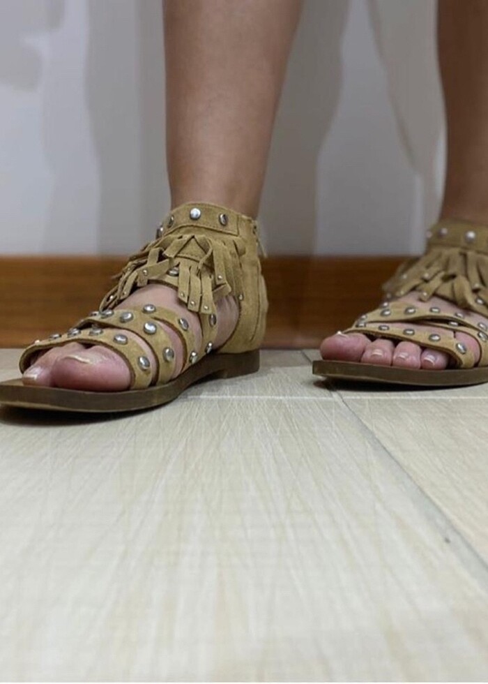 Zara sandalt 38 numara iki defa giyilmişm - Görsel 2