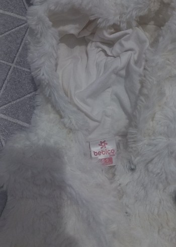 Kız Çocuk Beyaz Kapüşonlu Kürklü Yelek - Görsel 4