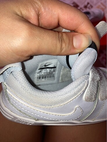25 Beden beyaz Renk Orjinal nike spor ayakkabı