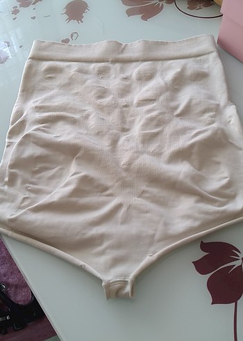 Bej kadın korse
