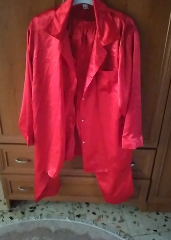 kırmızı saten pijama takımı