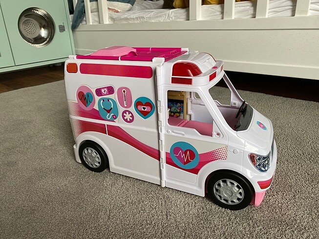 Barbie ambulans