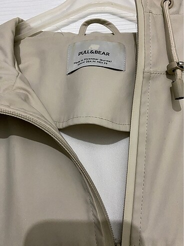 Pull and Bear Yağmurluk