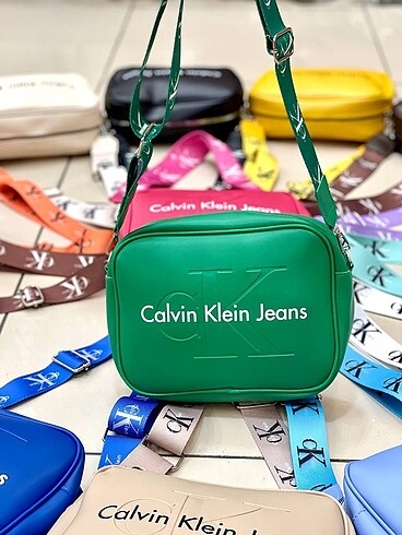  Beden çeşitli Renk Calvin Klein Çanta