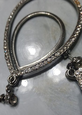 Zincir Detaylı Gri Midi Küpe - Görsel 5