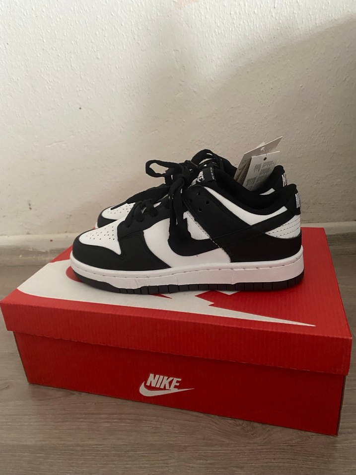 Nike Sneaker - Görsel 2