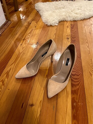 Deri stiletto