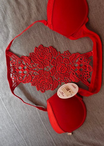 Nakışlı Kırmızı Sütyen - Görsel 3