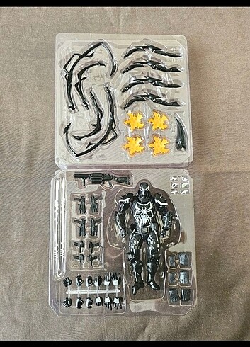 Revoltech agent venom