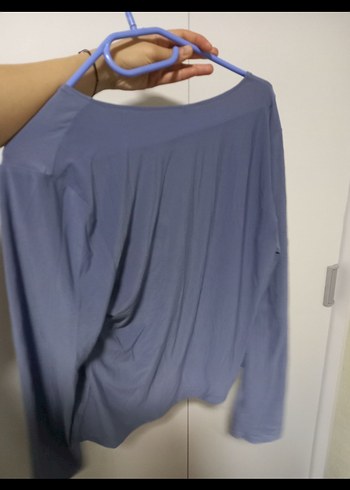 Düğmeli V Yakalı Mavi Kadın Bluz - Görsel 4