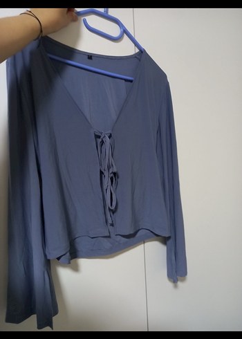 Düğmeli V Yakalı Mavi Kadın Bluz - Görsel 2