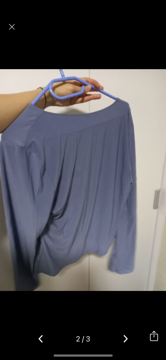 Düğmeli V Yakalı Mavi Kadın Bluz - Görsel 4