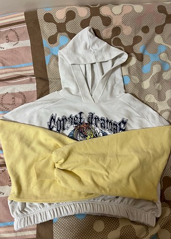 Sarı Baskılı Uzun Kollu Kadın Sweatshirt - Görsel 3