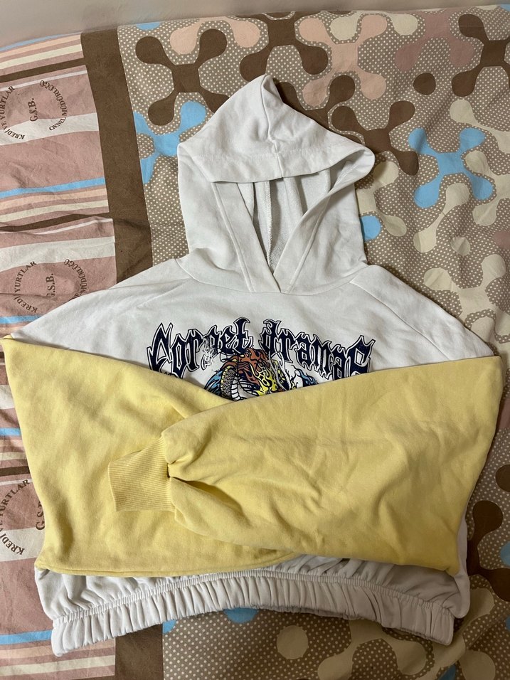 Sarı Baskılı Uzun Kollu Kadın Sweatshirt - Görsel 3