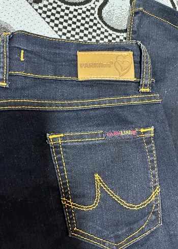 Kadın Koyu Mavi Desenli Kemerli Dar Kesim Kot - Görsel 3