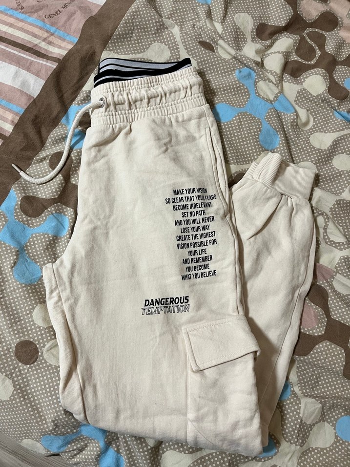 Krem Baskılı Kadın Rahat Kesim Eşofman - Görsel 3