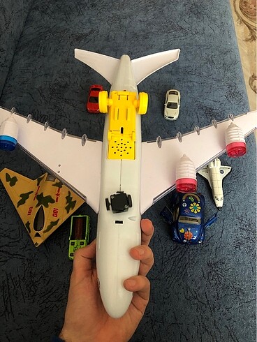  Oyuncak uçak demir araba çocuk oyuncakları pilli ışıklı minik ar