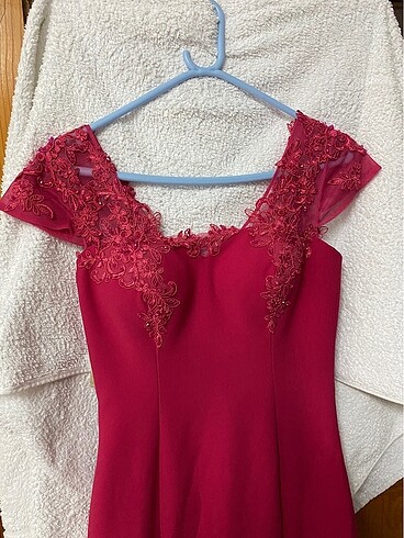 Fuşya balık model abiye