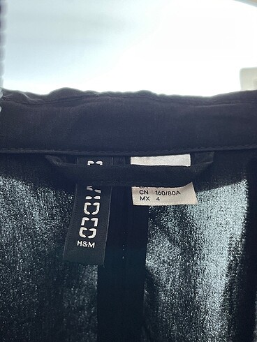 34 Beden siyah Renk H&M Trenchcoat %70 İndirimli.