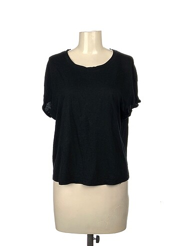 Zara T-shirt %70 İndirimli.