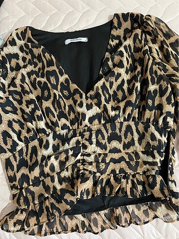 leopar desenli bluz