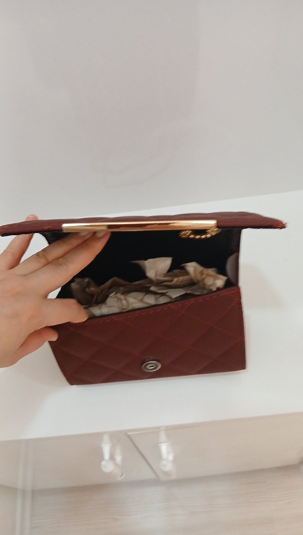 Zincir Detaylı Kadın Altın Rengi El Zinciri - Görsel 4