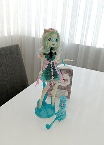 monster high hayalet okulu rochelle 