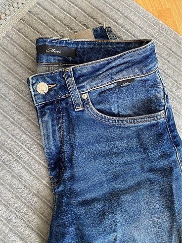 Mavi marka jean