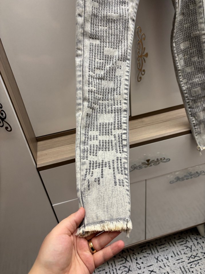 Gri Baskılı Kadın Kot Pantolon - Görsel 3