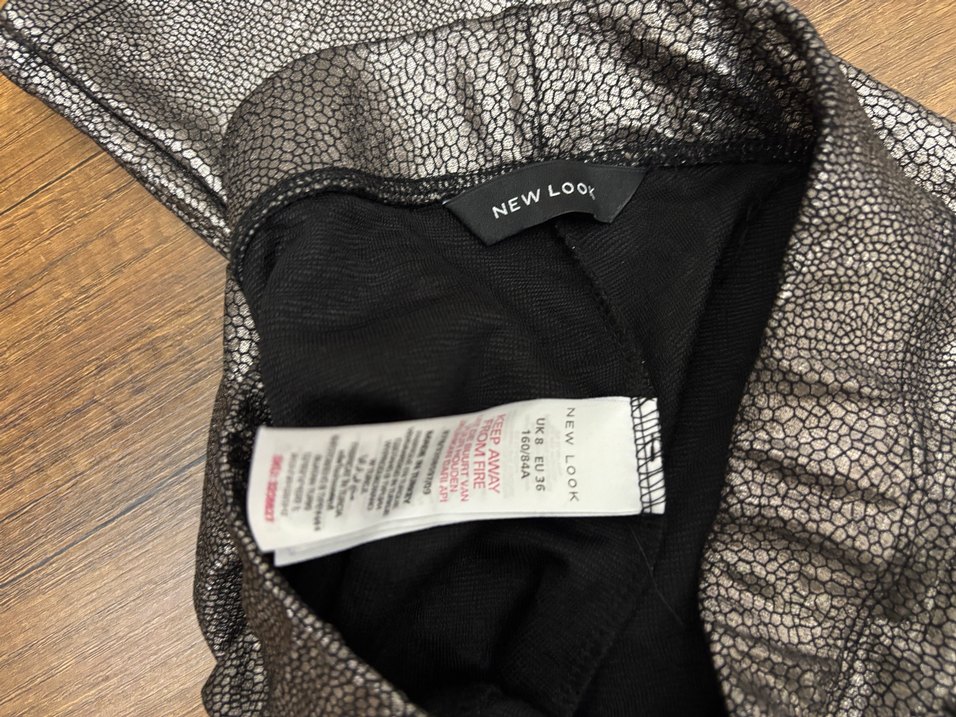 Gri Yılan Desenli Deri Kadın Tayt - Görsel 2