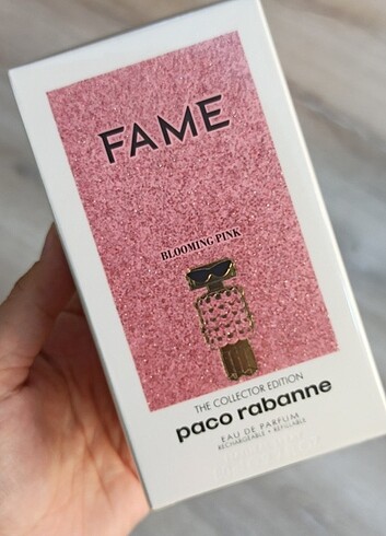 Fame paco rabanne blooming pink