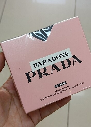 Prada paradoxe intense 