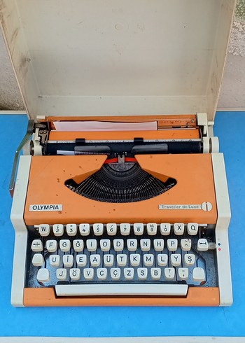 Turuncu Olympia Daktilo - Görsel 2