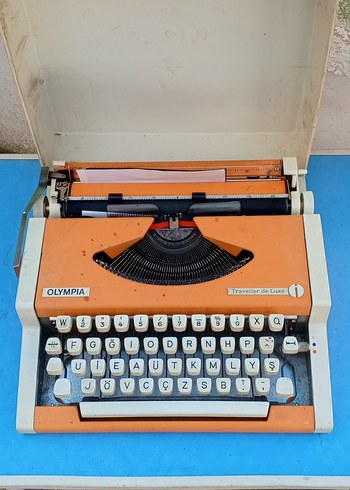 Turuncu Olympia Daktilo - Görsel 3