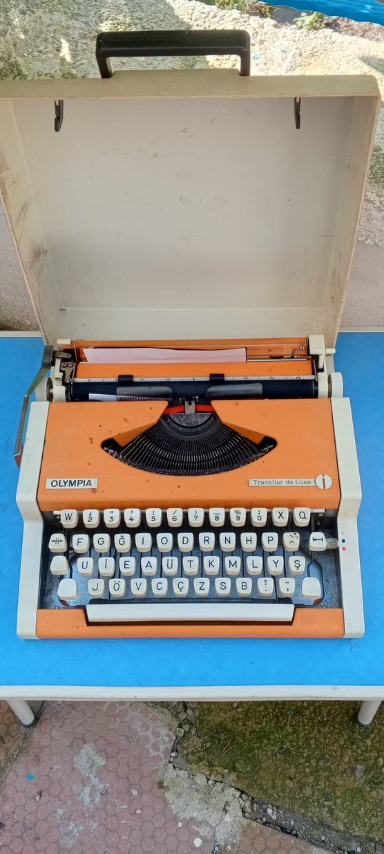 Turuncu Olympia Daktilo - Görsel 2